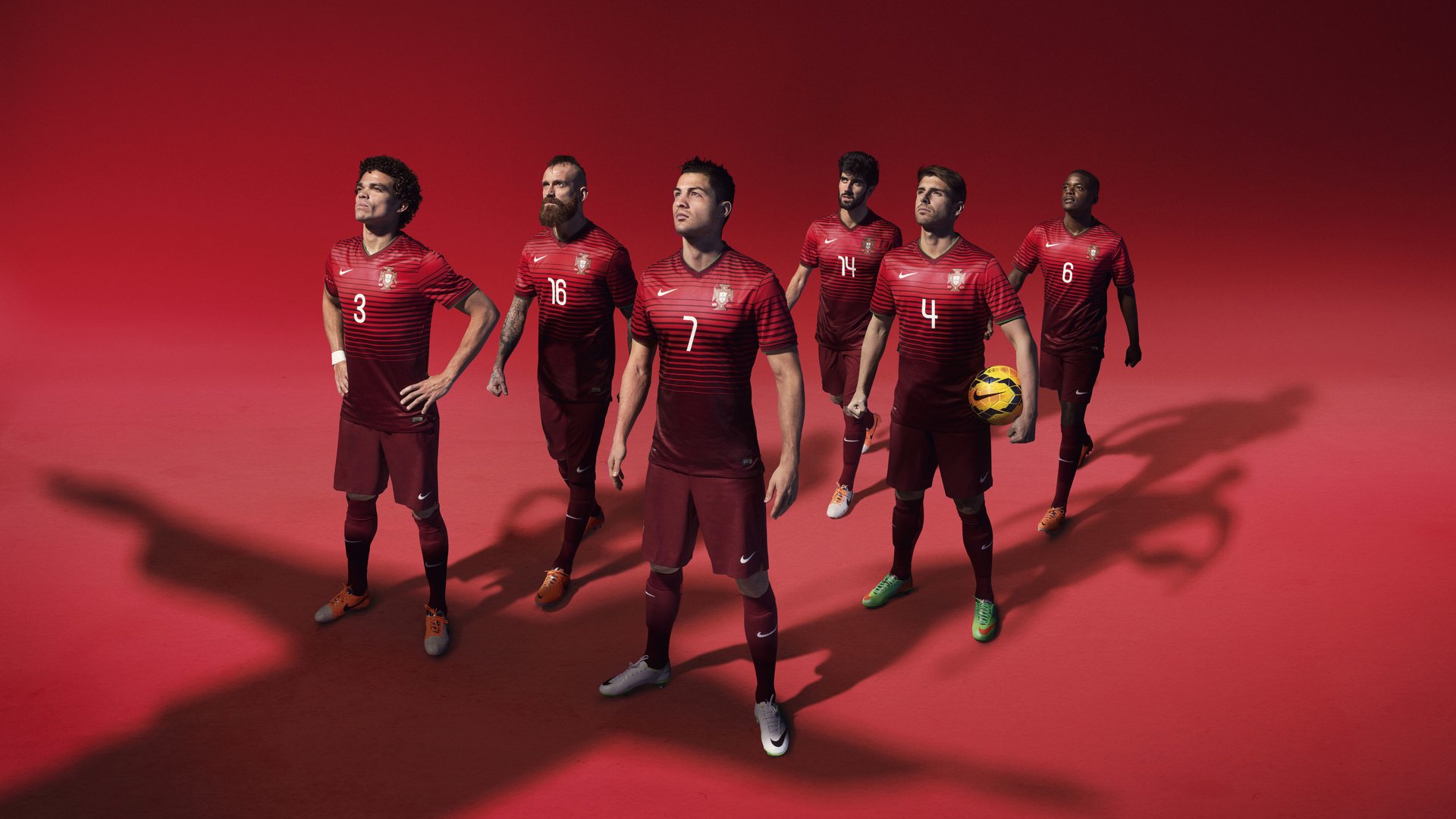 《马尼拉公报》记者雷伊赞誉开幕式为“视觉杰作”,称赞志愿者热情。