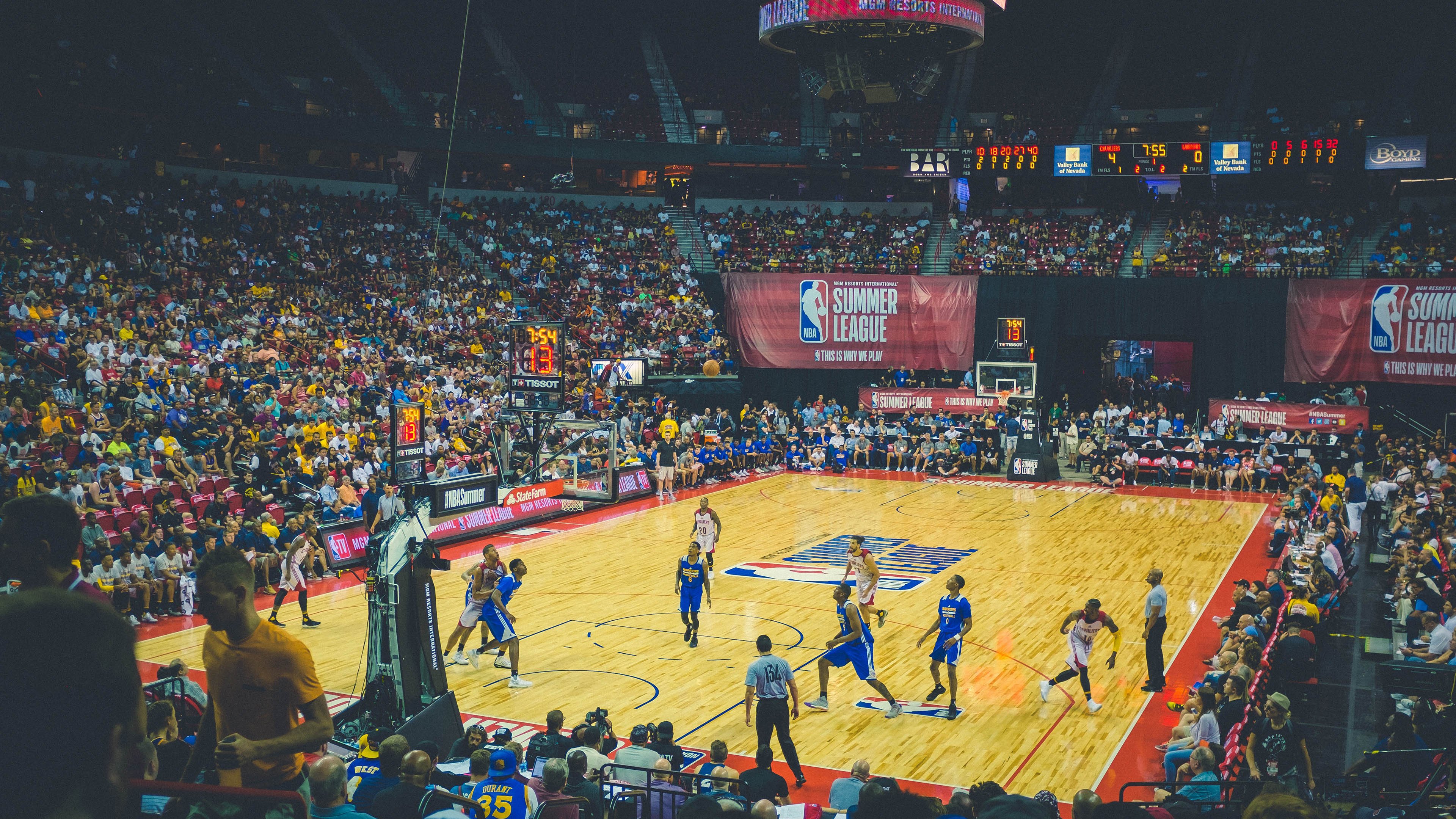 球迷“熱血投票”决出:年度最具影响力的球员,人气最高的球队